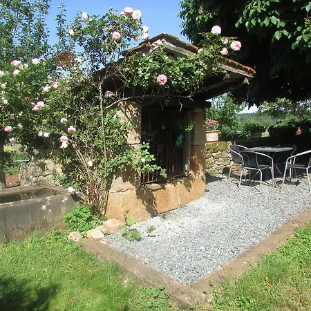 Ecuries De Saint Maurice- De Gondou 住宿加早餐酒店