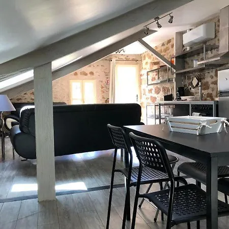 Ecuries De Saint Maurice- De Gondou 住宿加早餐酒店 拉卡佩勒-马里瓦勒