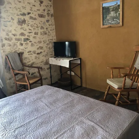 Ecuries De Saint Maurice- De Gondou 住宿加早餐酒店 拉卡佩勒-马里瓦勒