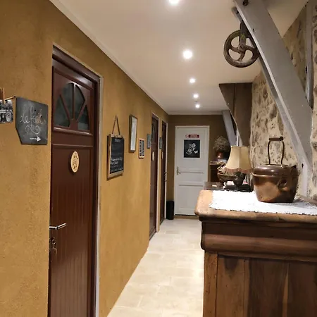 Ecuries De Saint Maurice- De Gondou 住宿加早餐酒店 4*