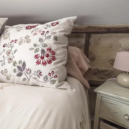 Ecuries De Saint Maurice- De Gondou 住宿加早餐酒店 拉卡佩勒-马里瓦勒