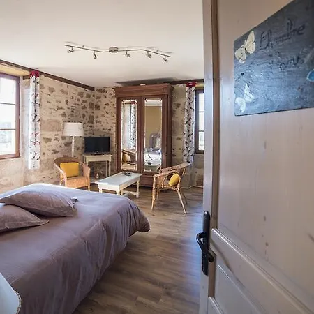 Bed and Breakfast Ecuries De Saint Maurice- De Gondou Lacapelle-Marival