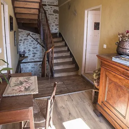 Ecuries De Saint Maurice- De Gondou Bed & Breakfast *