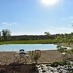 Ecuries De Saint Maurice- De Gondou Bed & Breakfast