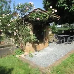 Ecuries De Saint Maurice- De Gondou Bed & Breakfast