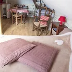 Bed & Breakfast Ecuries De Saint Maurice- De Gondou