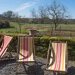 Ecuries De Saint Maurice- De Gondou 4* Lacapelle-Marival