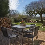 Ecuries De Saint Maurice- De Gondou Bed & Breakfast 4*