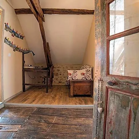 Ecuries De Saint Maurice- De Gondou Bed & Breakfast Lacapelle-Marival