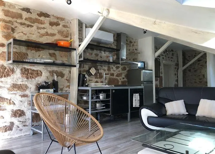 Ecuries De Saint Maurice- De Gondou 4*